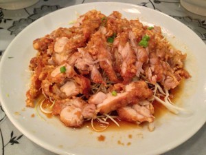 鶏の唐揚げに餡をかけた奴