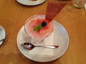 桃のレアチーズケーキ
